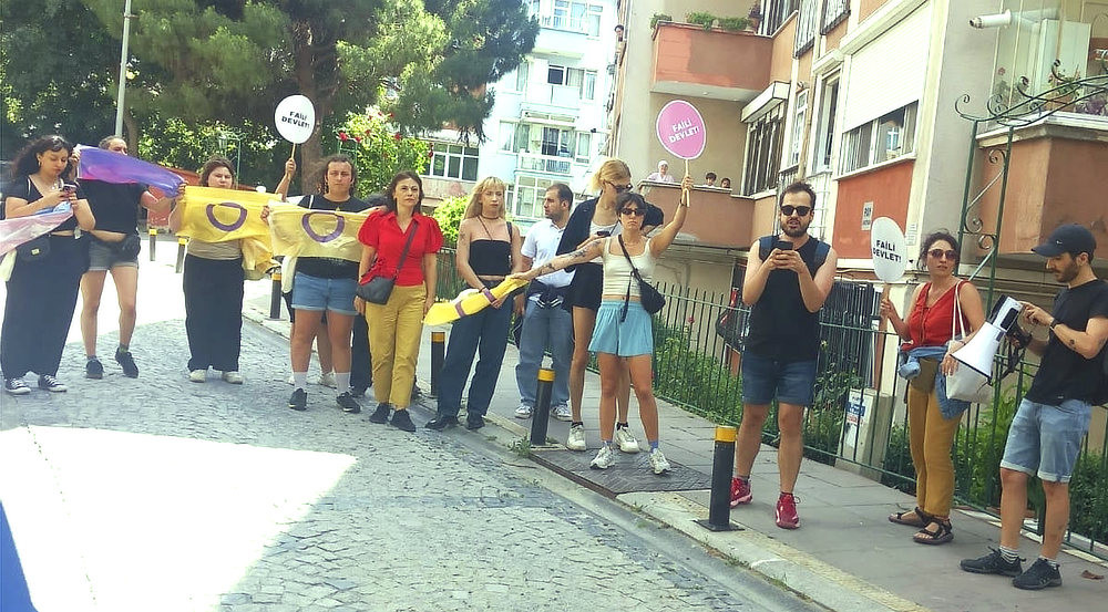 demonstrators in Isanbul